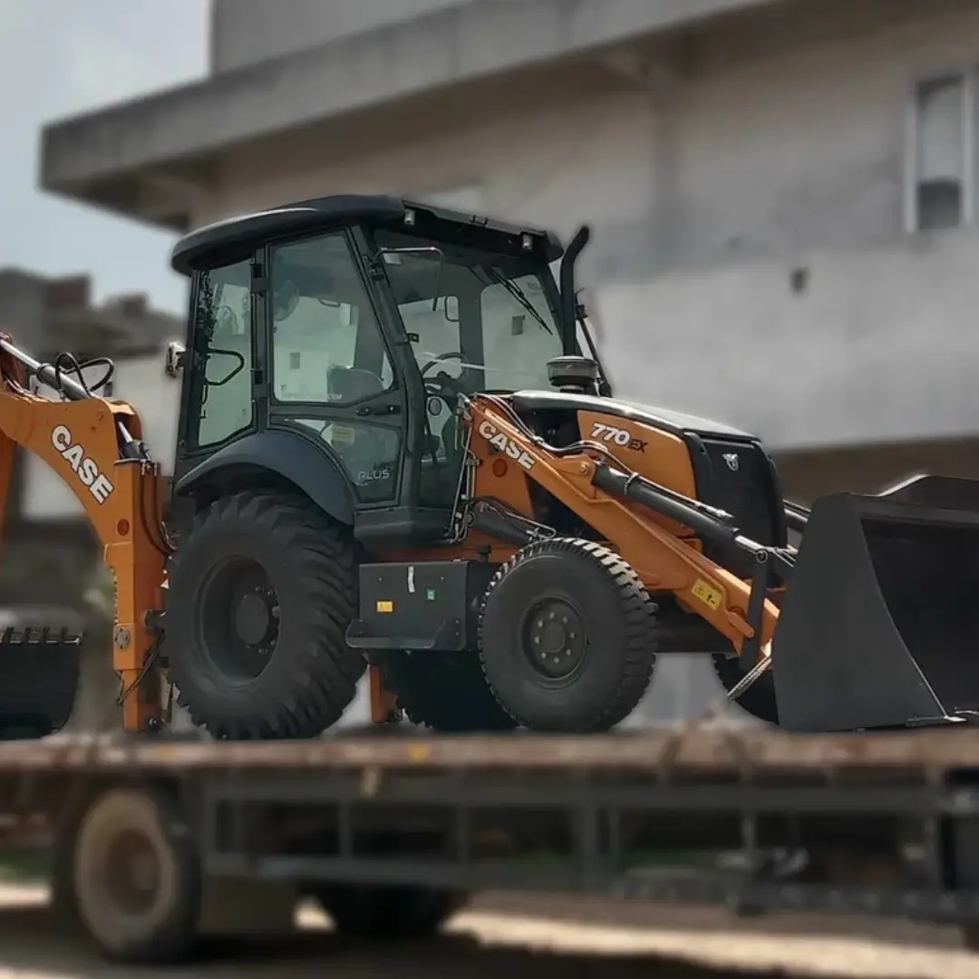CASE Backhoe Loader, Bucket Capacity: 0.30 M3